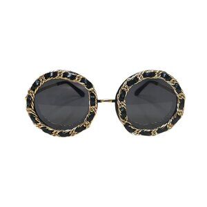✧ Black sunglasses w/gold chain detail